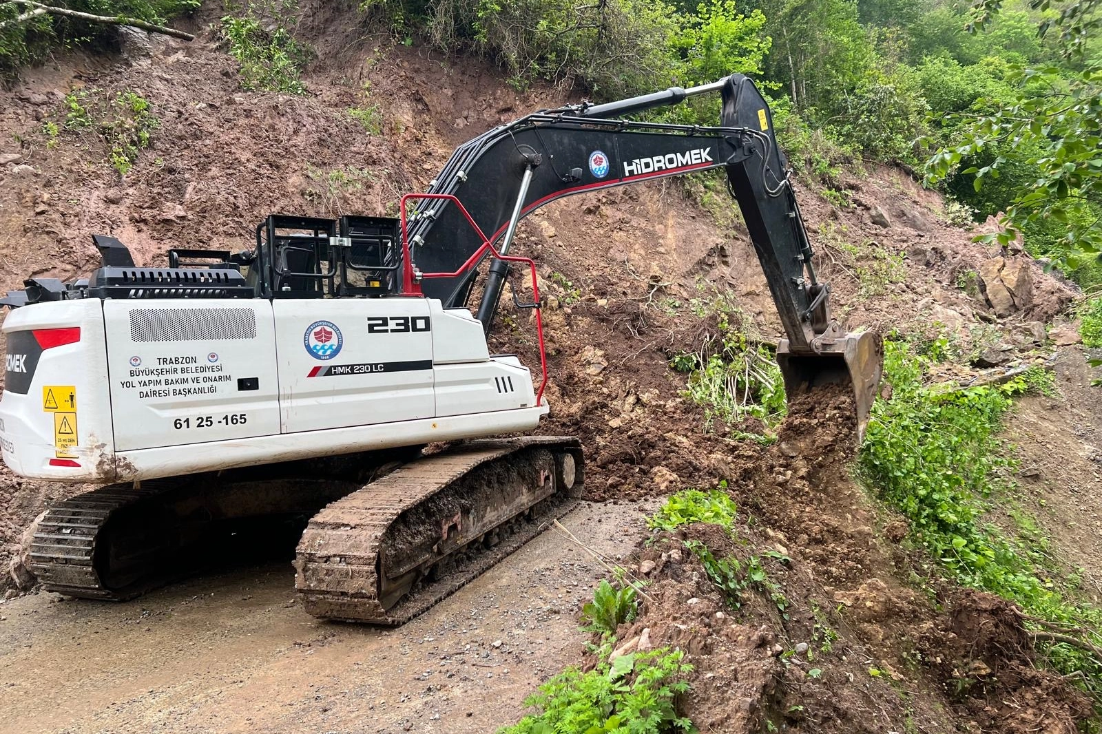 Trabzon’da Sel ve Heyelan: Ekipler Seferber Oldu!