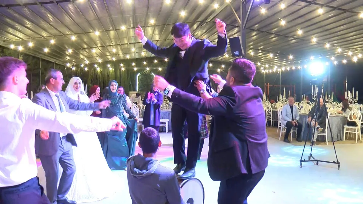 Trabzonlu Öğretmen Sümeyra’nın Güney Koreli Damatla Düğün Hikayesi