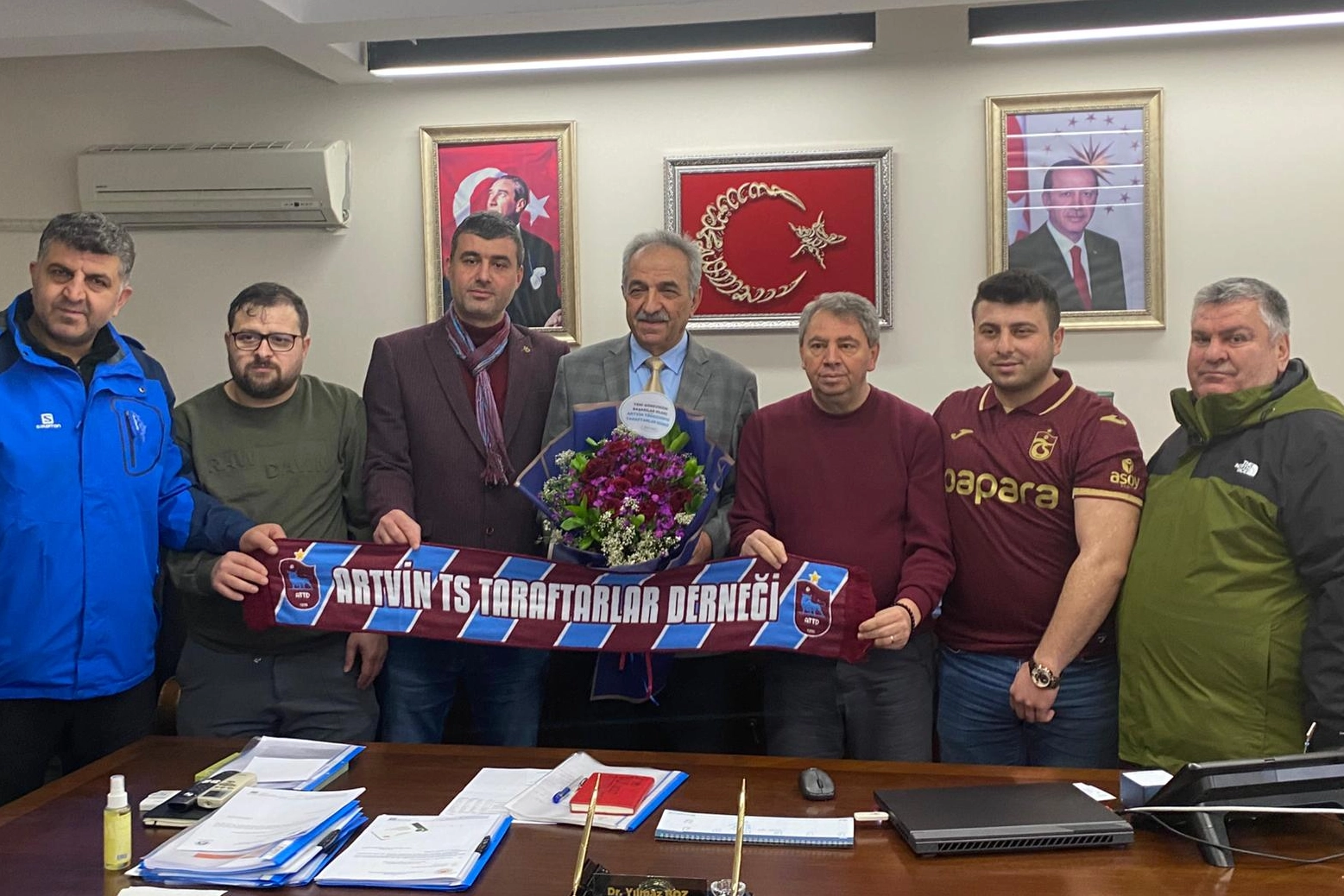 Trabzonspor Taraftarları’ndan Yılmaz Boz’a Ziyaret