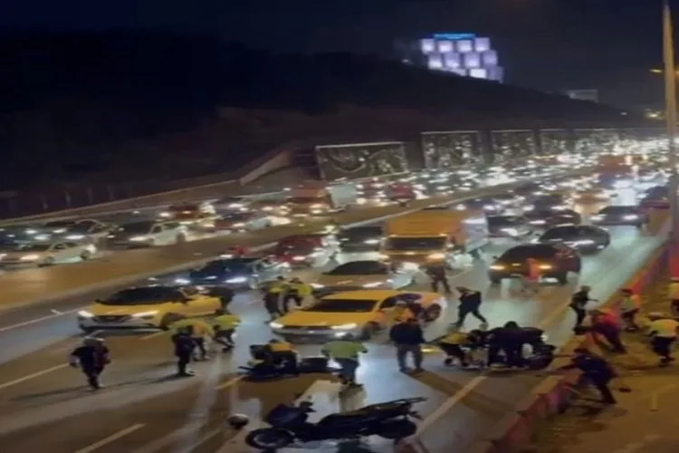 Trafik Polisinin Kaza Anında Motosiklet Çarptı!
