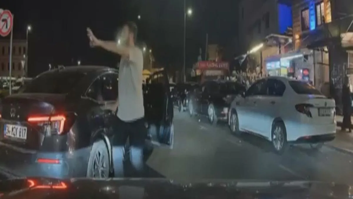 Trafikte Ters Yolda Kaçan Sürücü Kameraya Yakalandı!
