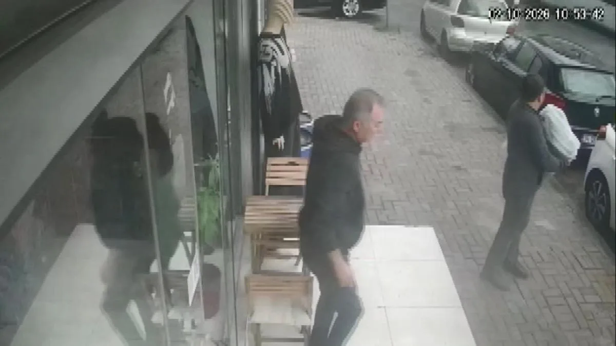 Tramvay-Minibüs Çarpıştı: 4 Yaralı!