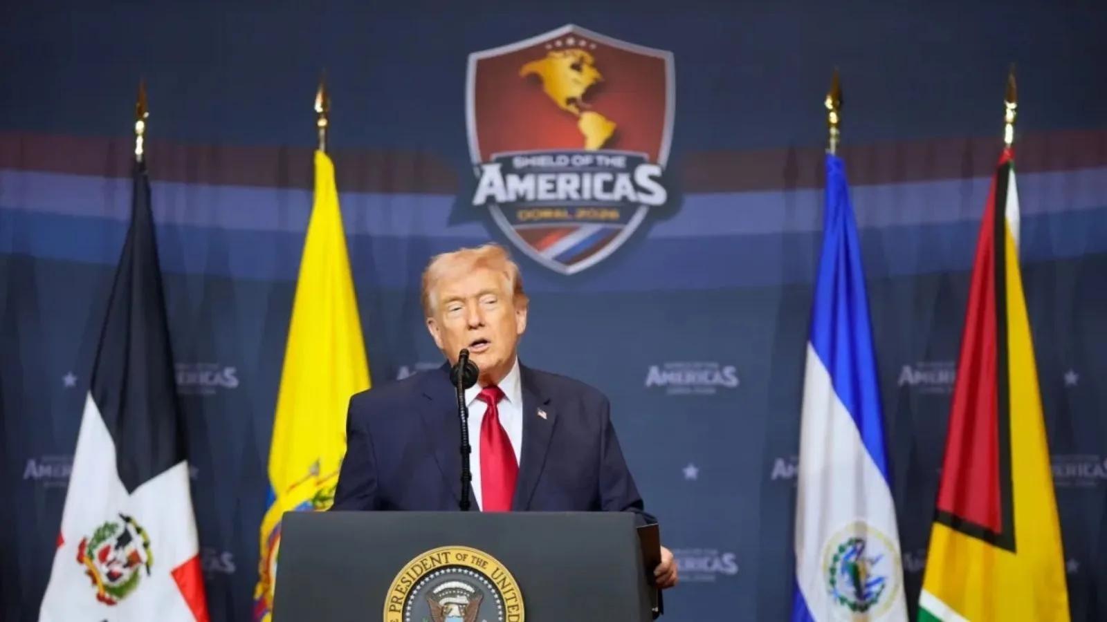 Trump’tan Latin Amerika’ya Sert Mesajlar!