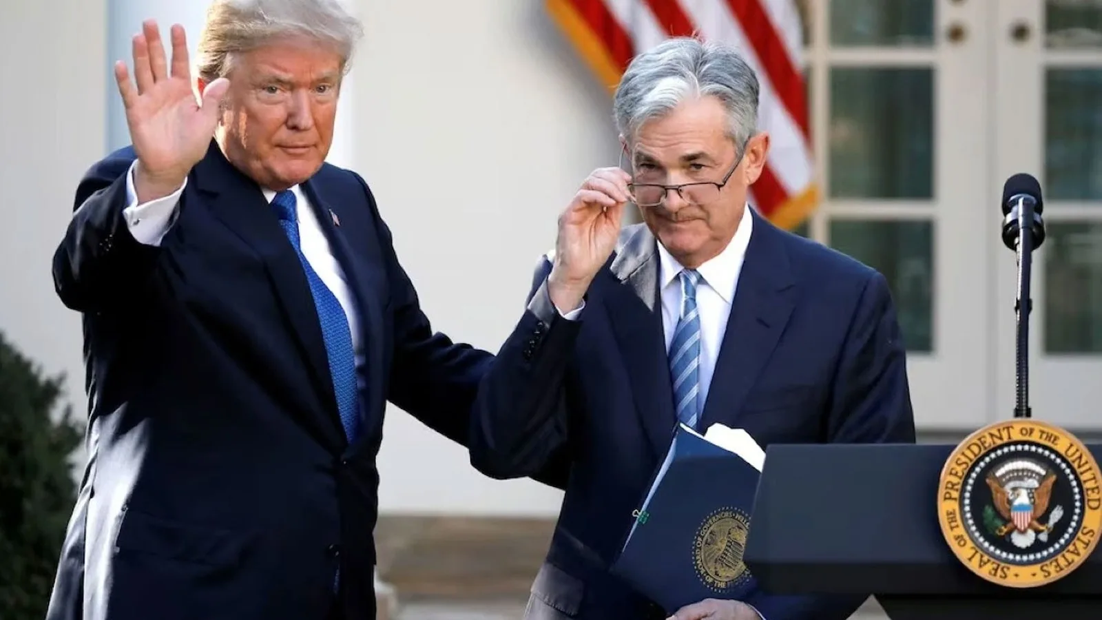 Trump’tan Powell’a İstifa Tehdidi!