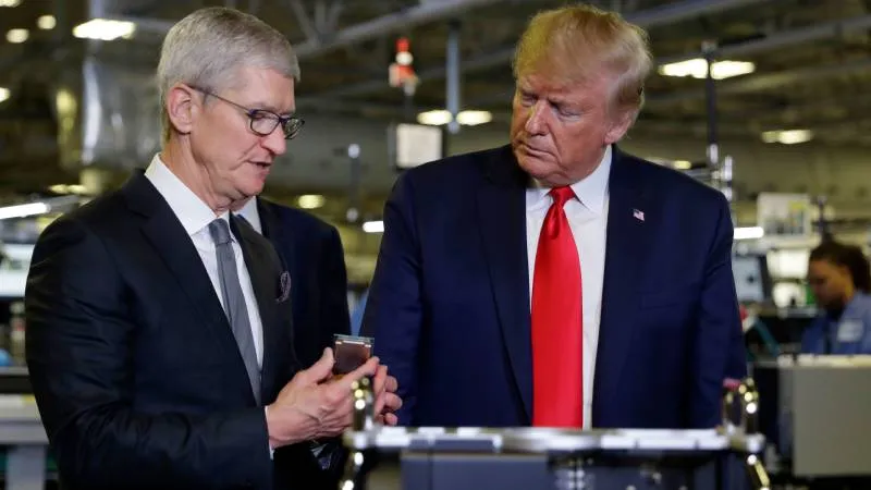 Trump, Tim Cook ile İlişkisini Açıkladı!