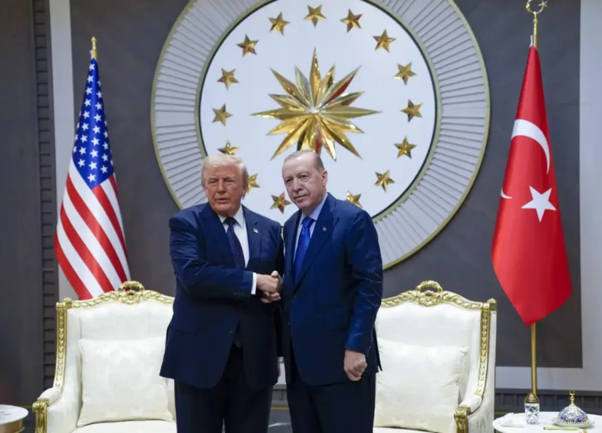 Trump Ankara da! Askerleri Türkçe selamladı: