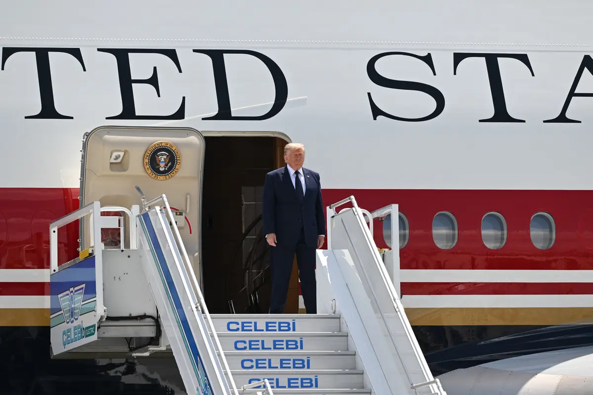 Trump Ankara da! Askerleri Türkçe selamladı: