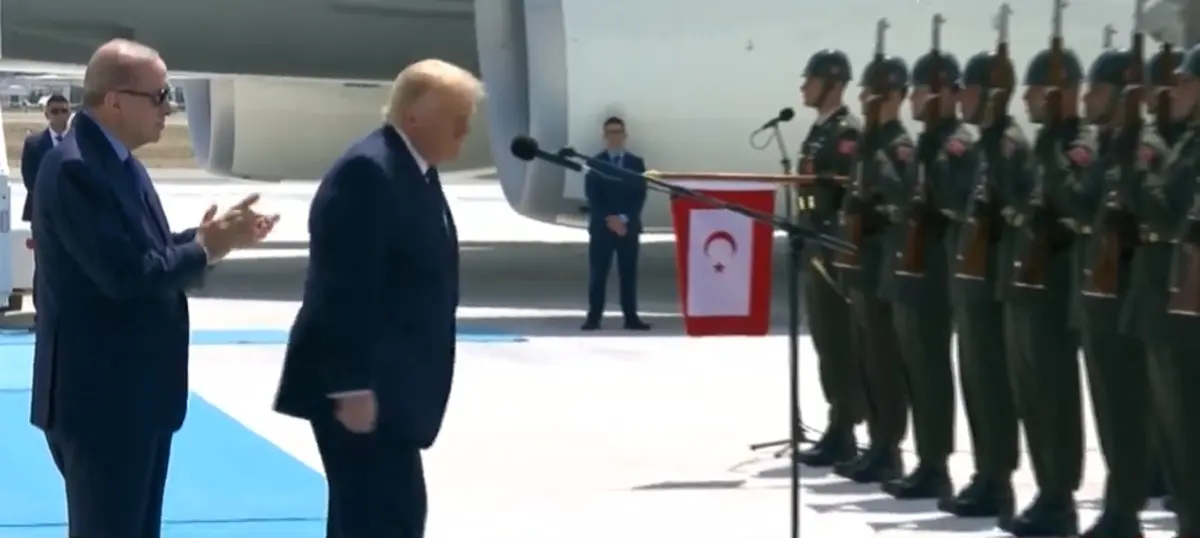 Trump Ankara da! Askerleri Türkçe selamladı: