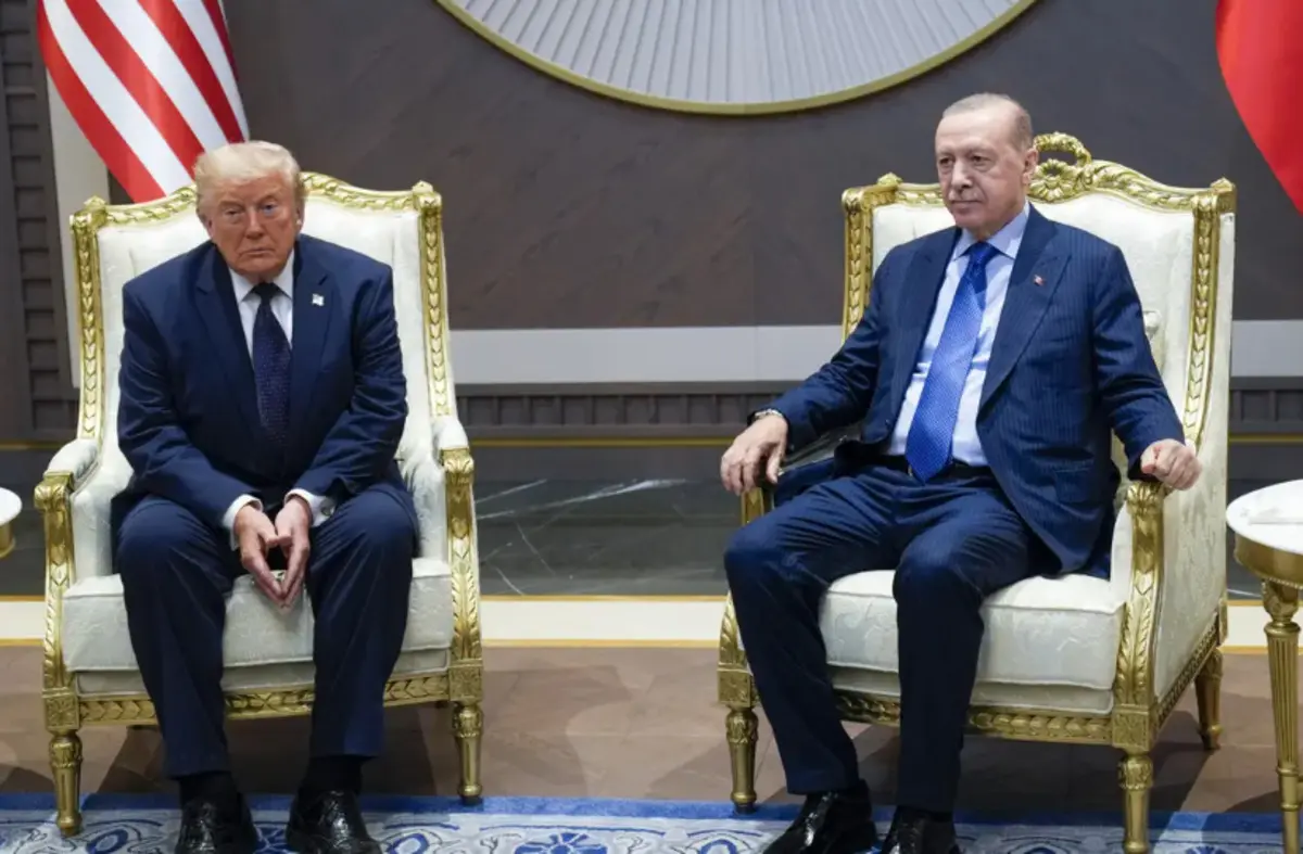 Trump Ankara da! Askerleri Türkçe selamladı: