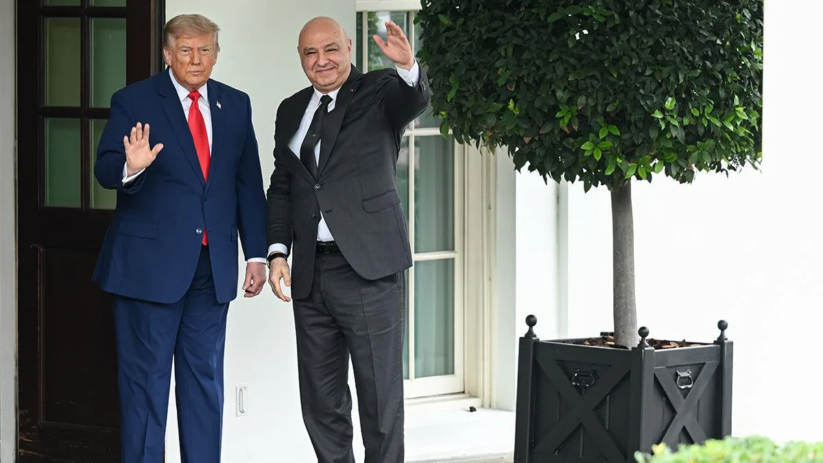 Trump ve Avn’dan Samimi Görüşme Anları