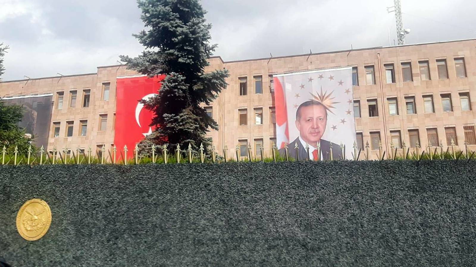 TSK Binalarında İlk Kez Atatürk ve Erdoğan Posteri
