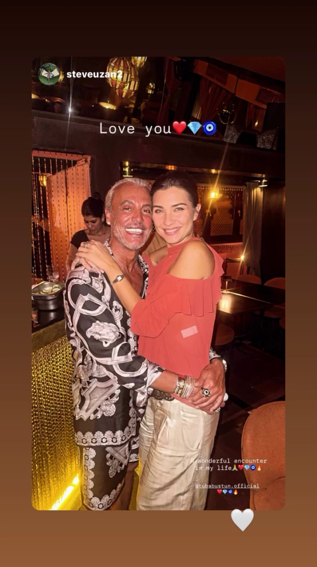Tuba Büyüküstün Marrakech Film Festivali’nde dikkat çeken pozlar paylaştı