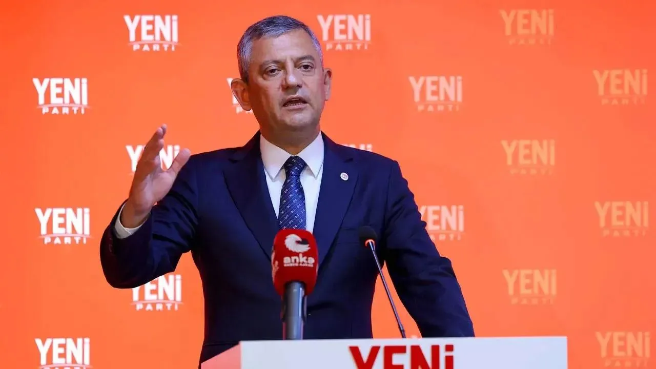 Tugay’ın AK Parti’ye Geçişi İzmirlileri Şok Etti!