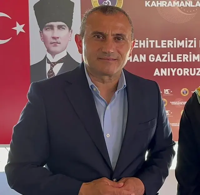 Fotoğrafların her biri  pes  dedirtti: Eski valinin oğlu kendiyle çelişti 3