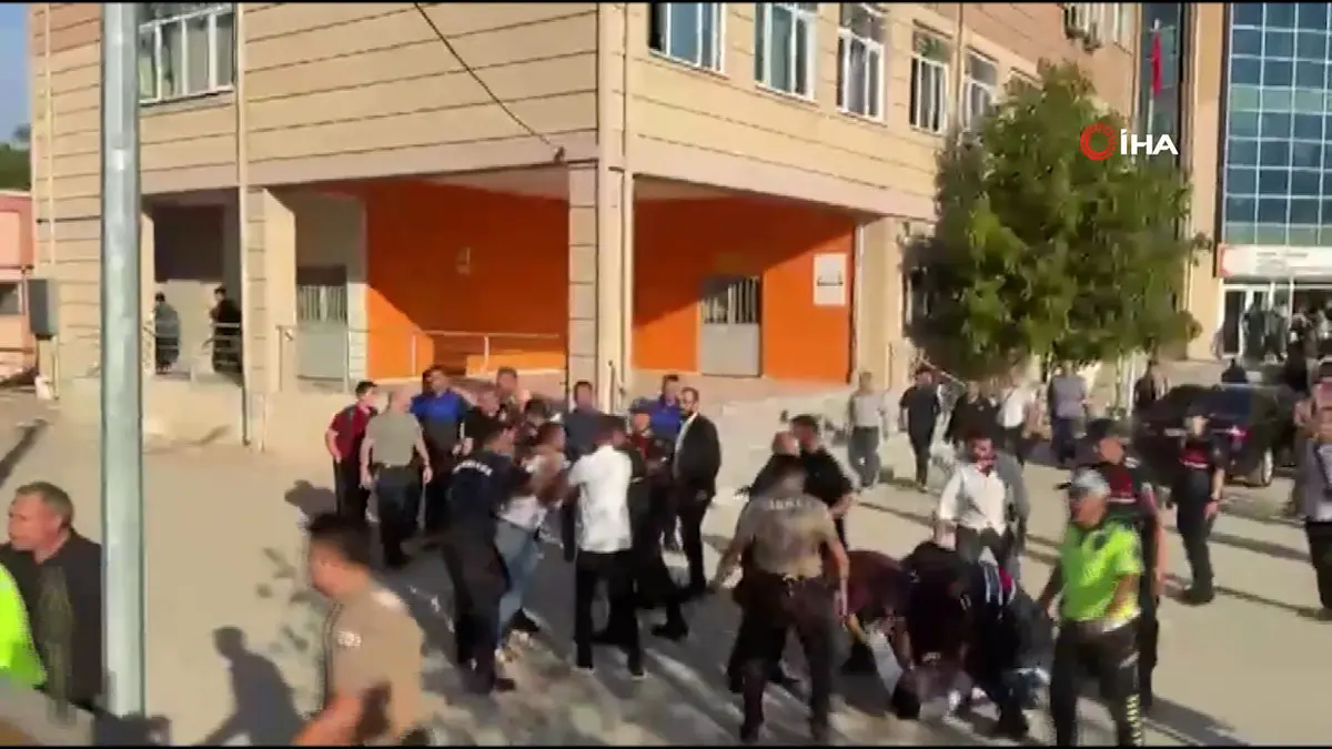 SON DAKİKA | Manisa Turgutlu da okula silahlı saldırı! Yaralı öğrenciler var 3