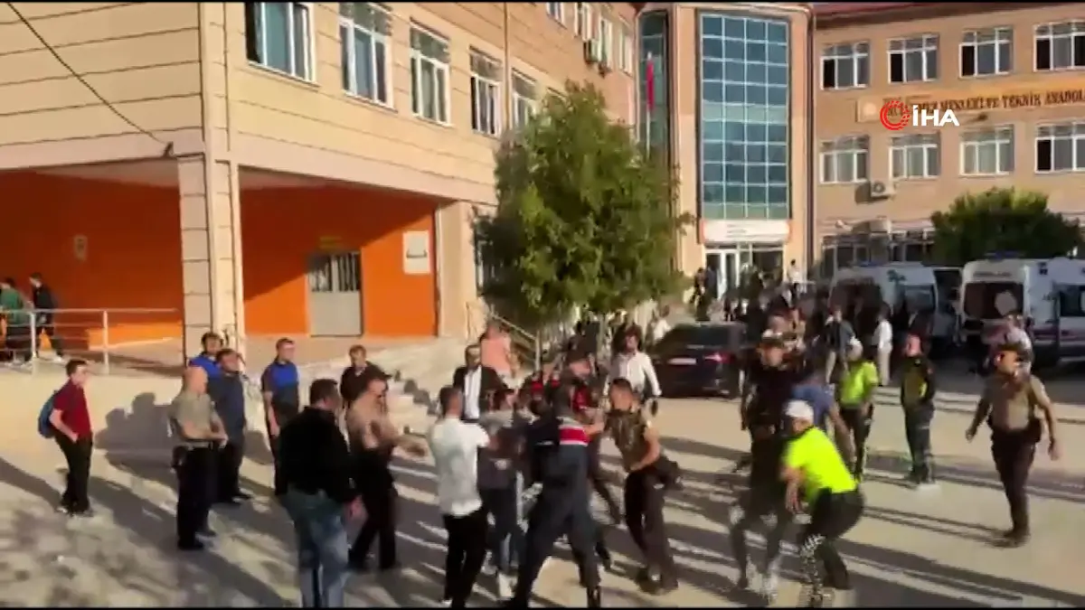SON DAKİKA | Manisa Turgutlu da okula silahlı saldırı! Yaralı öğrenciler var 5