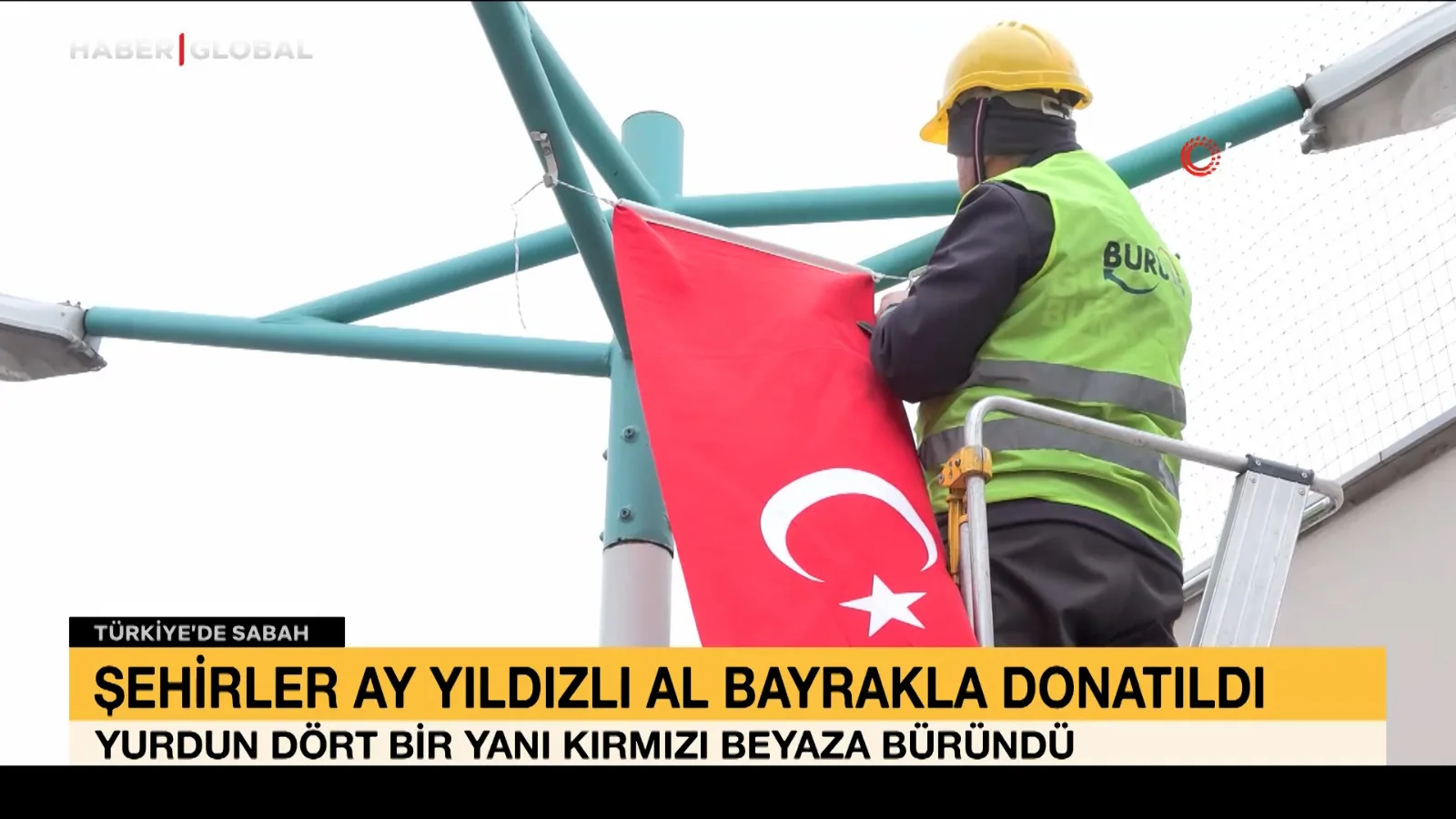 Türk Bayrağına Saldırıya Tepkiler Çığ Gibi Büyüdü