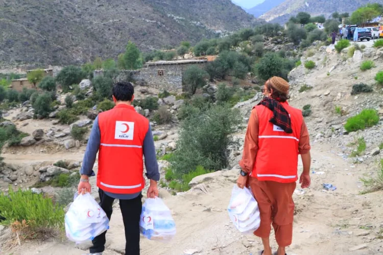 Türk Kızılayı, Afganistan’da Depremzedelere Yardımda