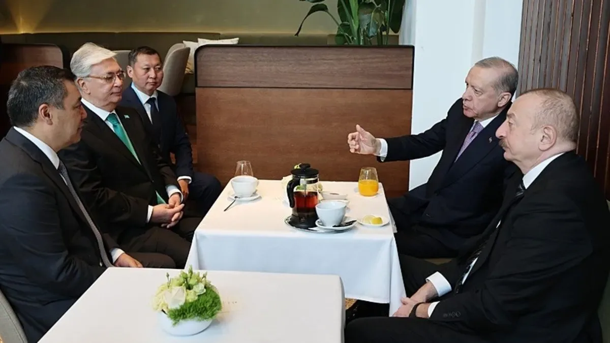 Türk Liderlerin Samimi Zirve Sohbetleri