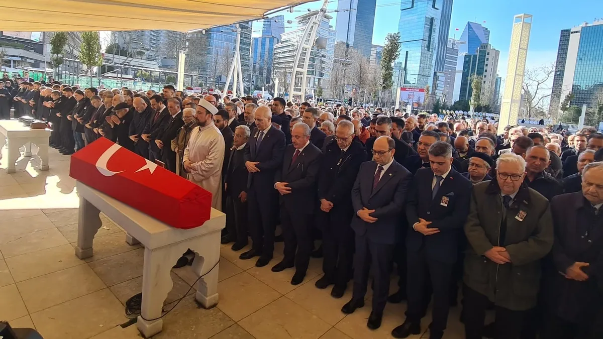 Türk Tıbbının Çınarı Prof. Dr. Hatemi Hayatını Kaybetti