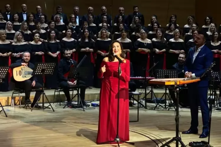 Türkan Şoray, Yeşilçam Şarkıları ile Coşturdu!