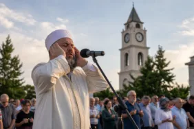 Marmara Depremi’nde Gözyaşlarıyla Anma Töreni