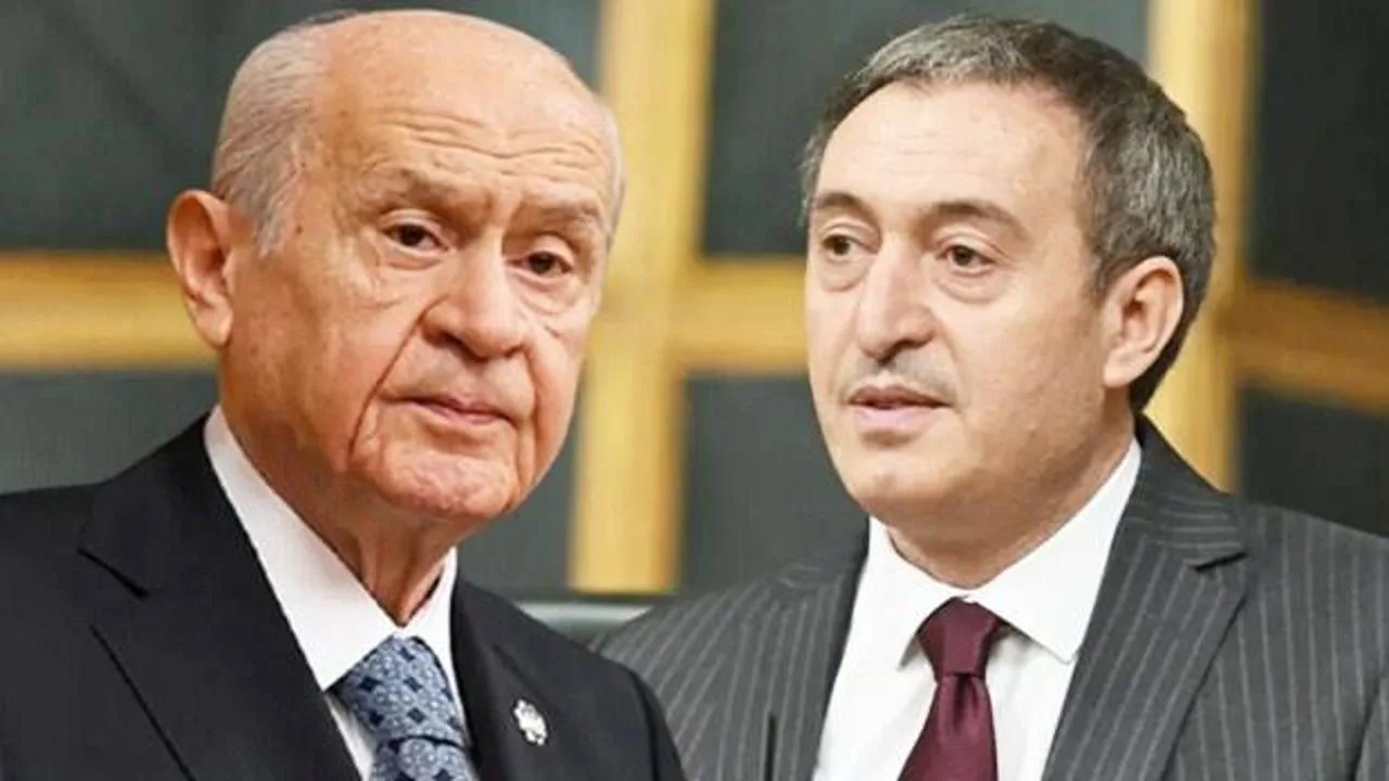 Türkiye’de Gergin Siyaset: Bayrağa Skandal Saldırı!