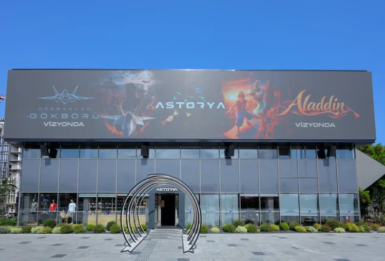 Türkiye’nin İlk Uçan Sineması: Astorya’ya Yoğun İlgi