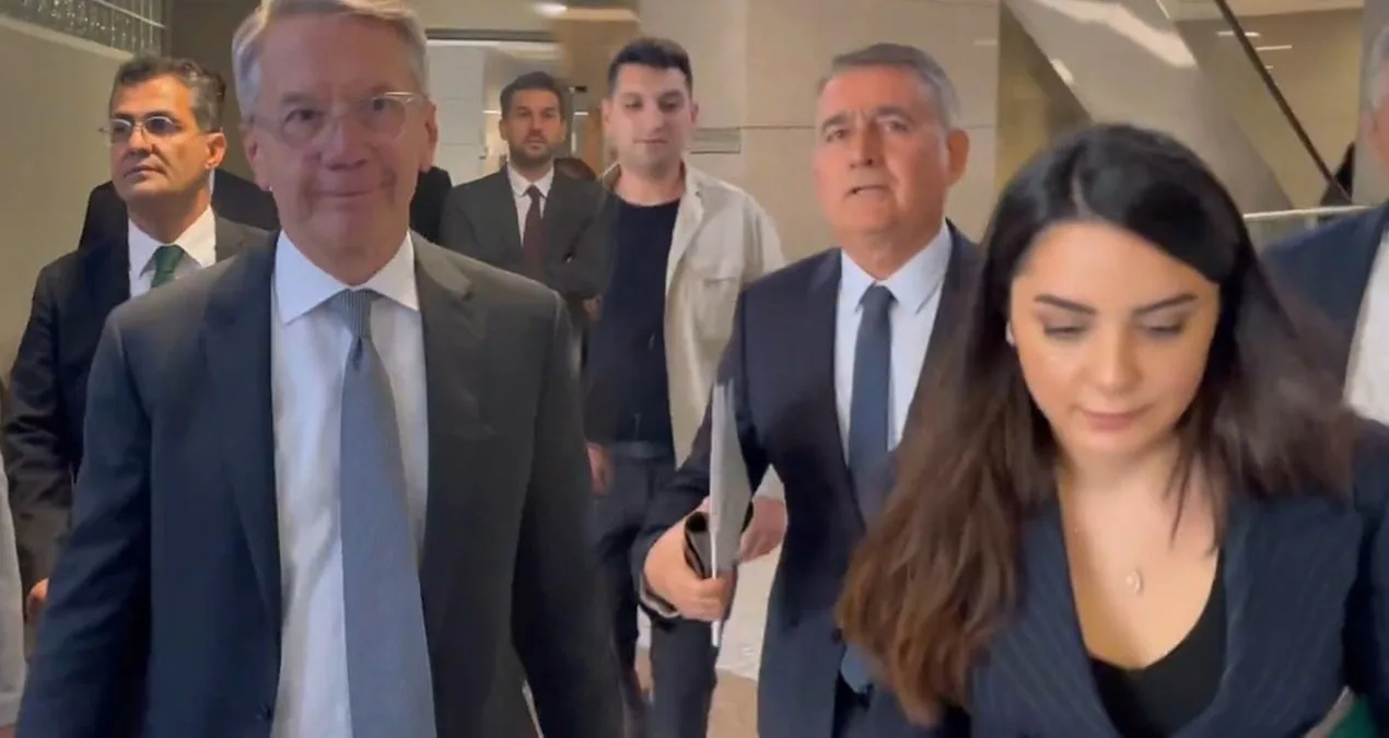 TÜSİAD Başkanları İfade Özgürlüğü İçin Yargı Önünde