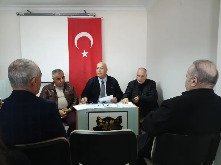 TYB İzmir Şubesi’nde Abbas Levent Ertekin Güven Tazeledi