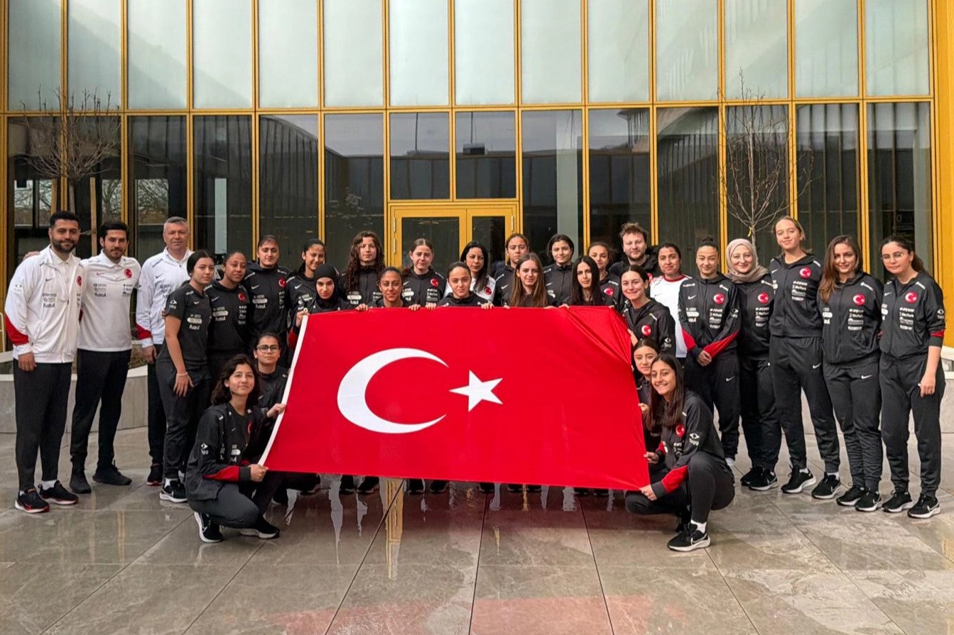 U17 Kız Milli Takımı’ndan Anlamlı Saygı Duruşu