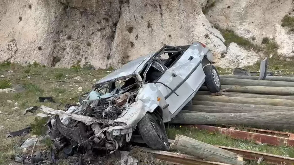 Uçurumdan Düşen Araçta Sürücü Hayatını Kaybetti