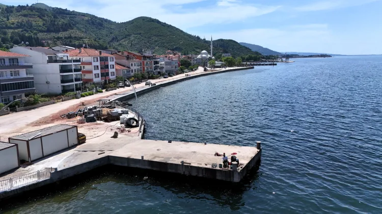 Ulaşlı Sahili, Dalga Kırıcı ile Güvende!