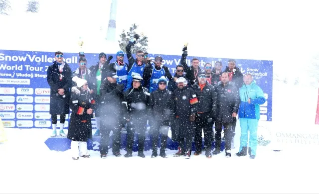 Uludağ’da Kar Voleybolu Şöleni Gerçekleşti!