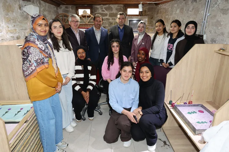 Uluslararası Öğrenciler Türk Sanatlarıyla Buluştu