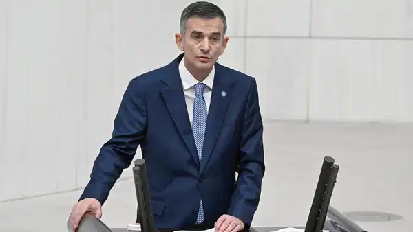 Ümit Dikbayır AKP’ye mi katılıyor?