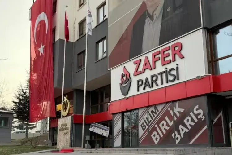 Ümit Özdağ’dan Bayrak Çağrısı: Teşkilatlara Talimat!