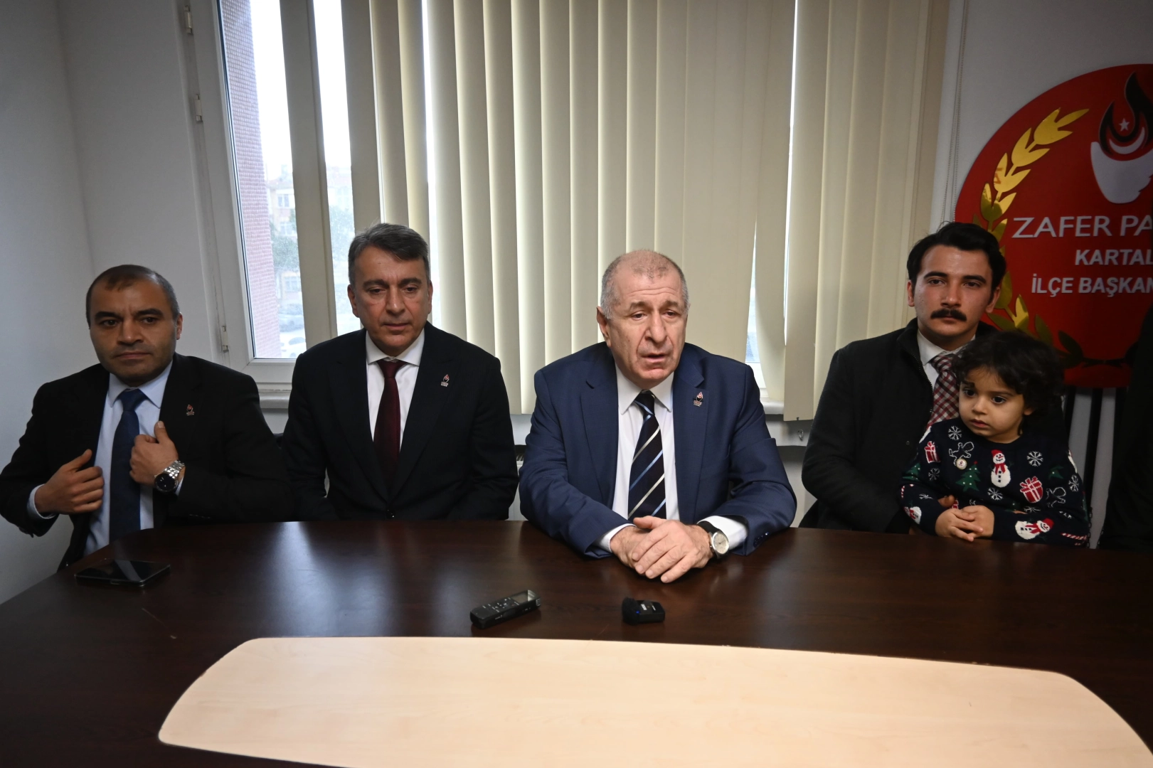 Ümit Özdağ, İstanbul’u Mahalle Mahalle Gezecek!