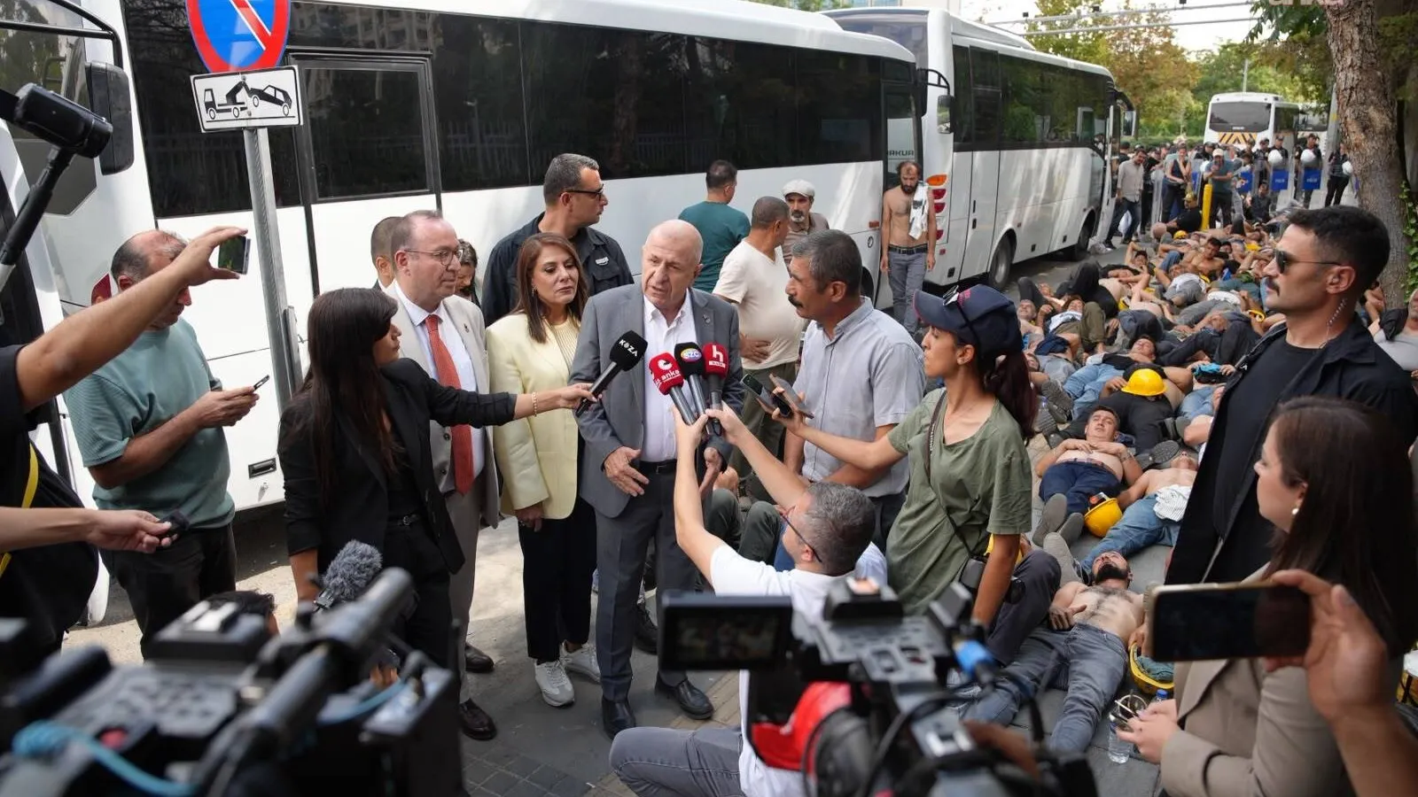 Ümit Özdağ, Madencilerin Mücadelesine Destek Verdi
