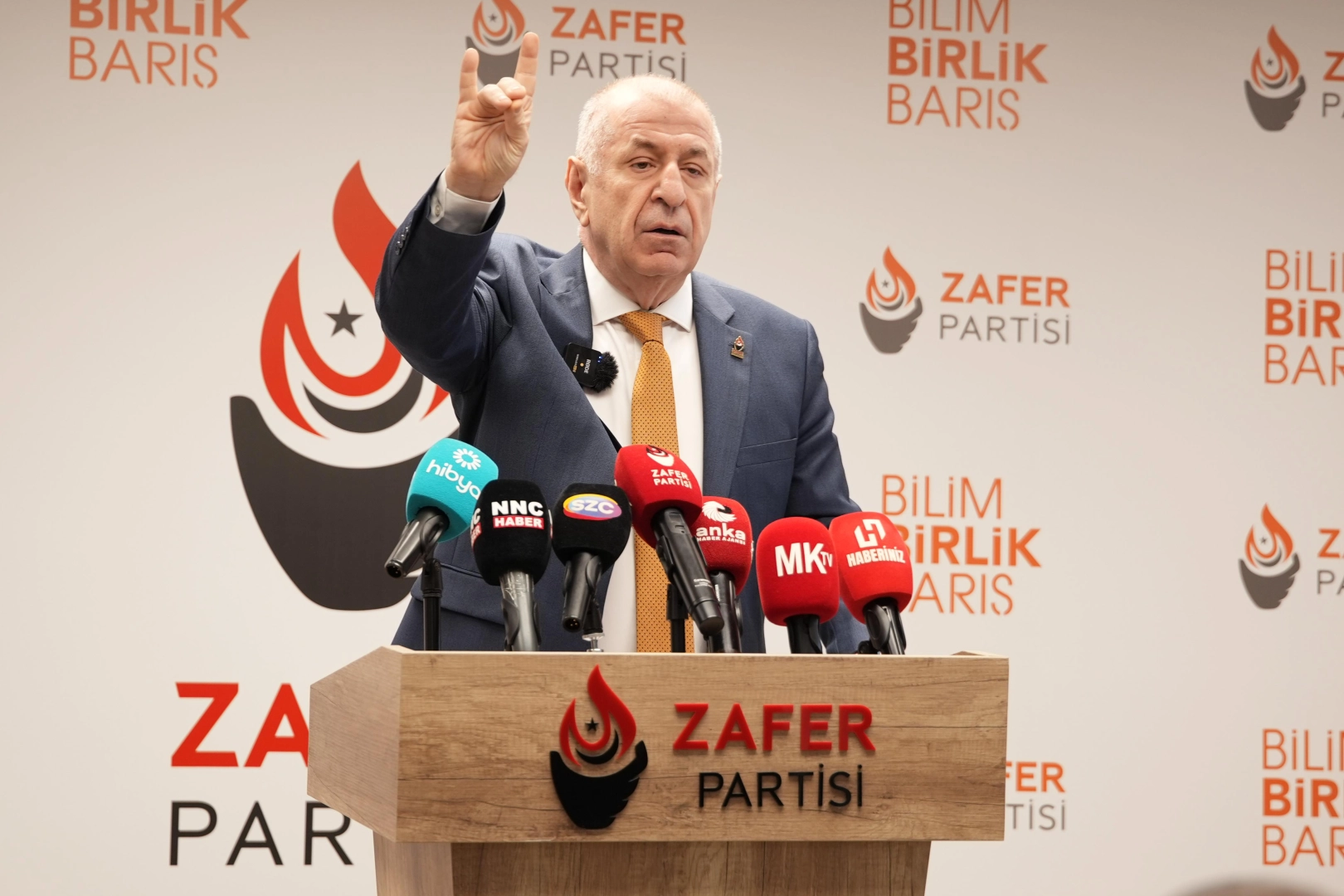 Ümit Özdağ: Yoksulluk ve Ekonomik Kriz Alarm Veriyor