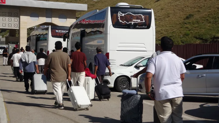 Umman, İran’daki Vatandaşlarını Tahliye Ediyor!