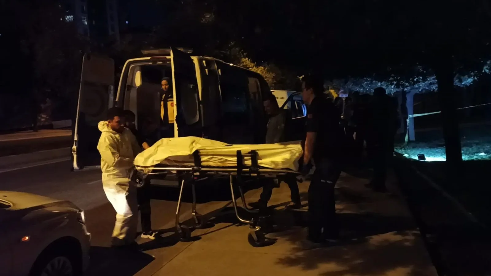 Ümraniye’de Ağaca Asılı Yaşlı Adam Bulundu!