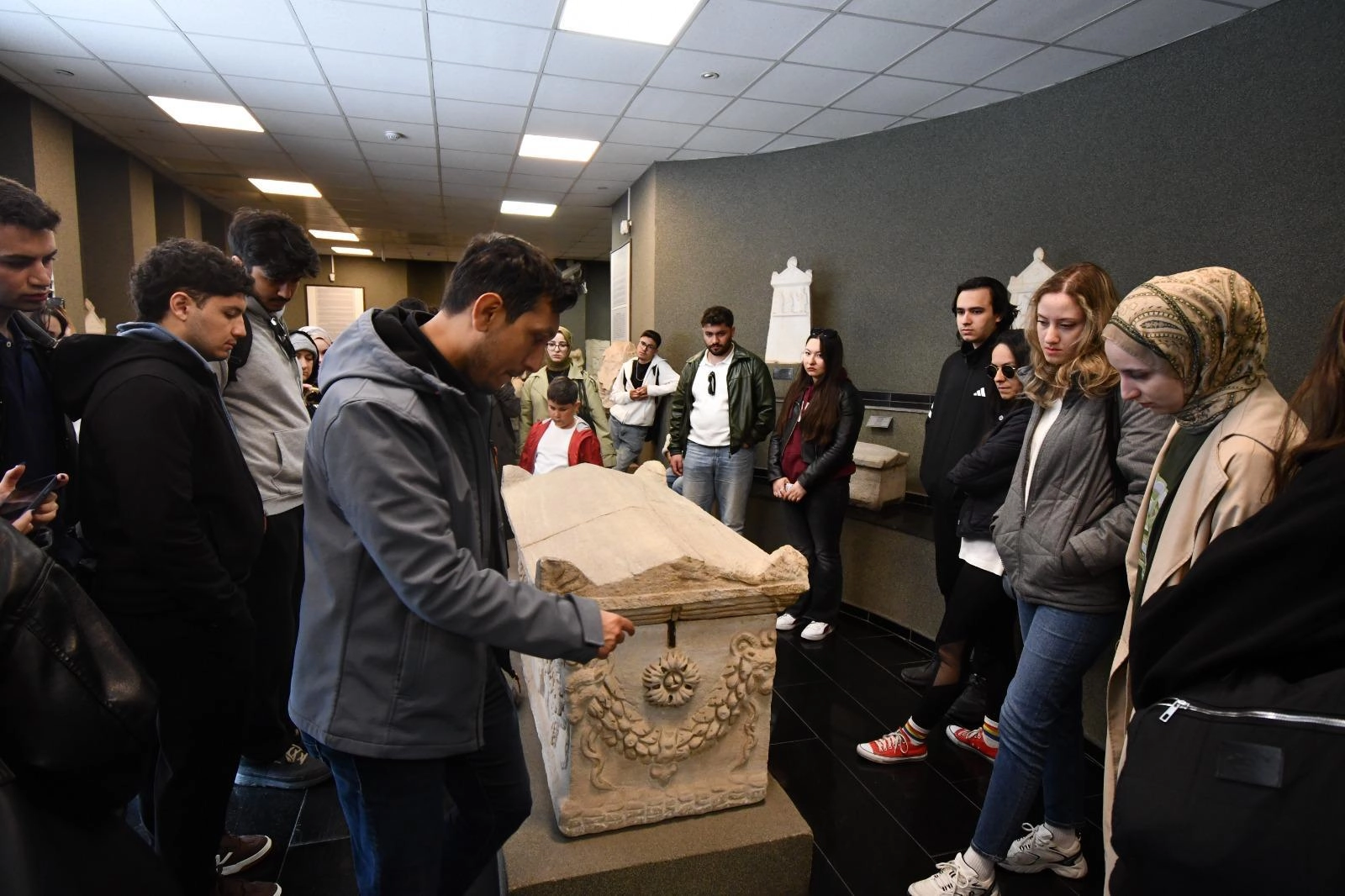 Üniversiteliler, Bergama ve Ödemiş’te Tarihi Keşfetti
