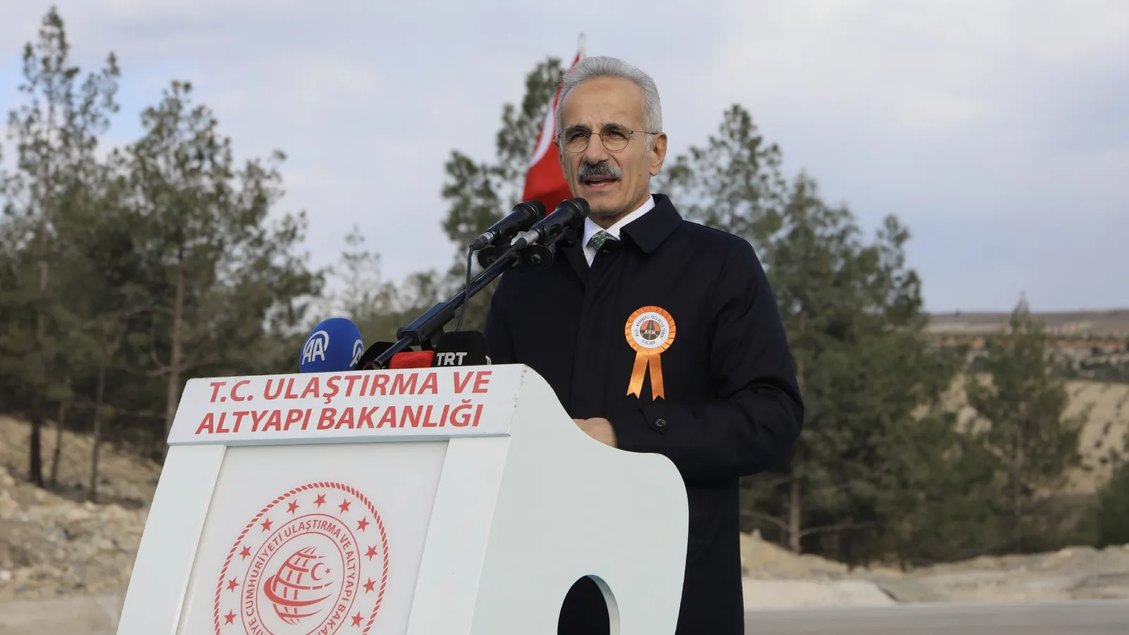 Uraloğlu: Barış ve Diyalog Önceliğimizdir