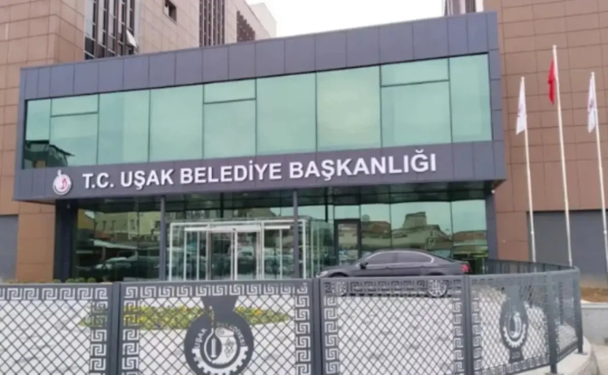 Haftalık 500 bin TL rüşvet iddiası: Pavyonda eğlenip faturaları belediyeye ödetmişler! 2