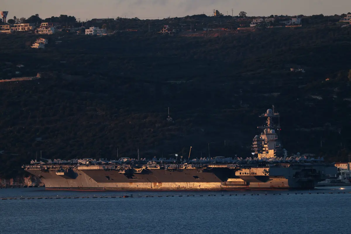 ABD'ye ait USS Gerald R. Ford uçak gemisinde yangın paniği! Yaralılar var 6