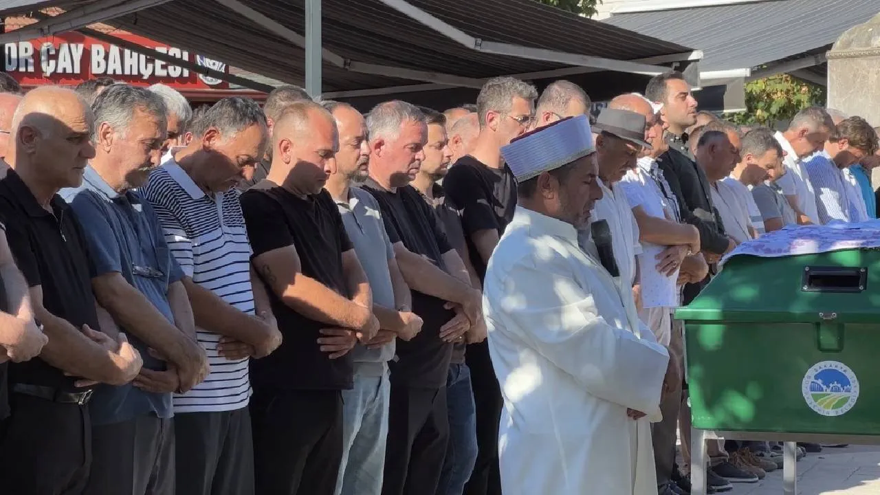 Üvey Oğul Tarafından Vurulan Baba Defnedildi