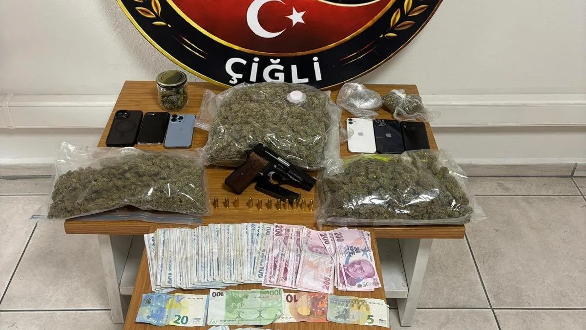 Uyuşturucu Baskınında 1.8 Kilo Esrar Ele Geçirildi!