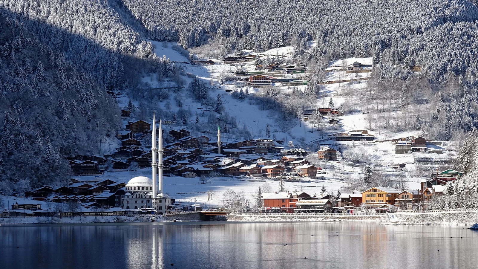 Uzungöl’de Kar Manzarası: Rezervasyonlar Yüzde 80!