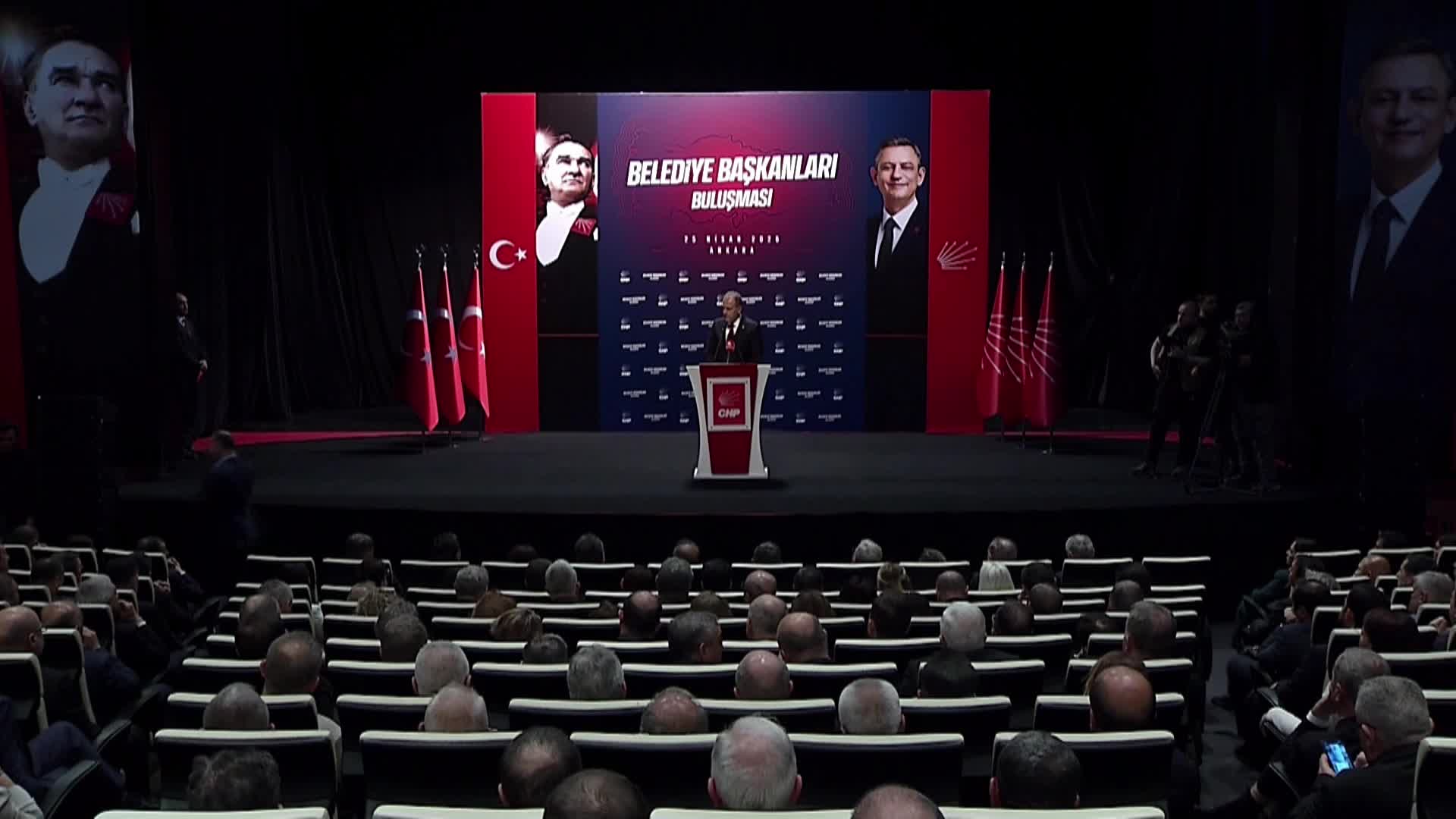 Vahap Seçer: İktidar Yıpranmış, Arabayı Toparlayamıyor